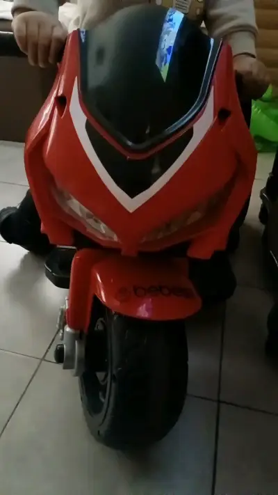 Moto eléctrica infantil Bebesit roja - miniatura 1