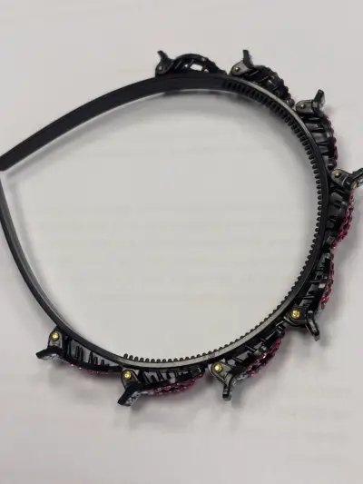 Diadema negra con detalles brillantes - miniatura 2
