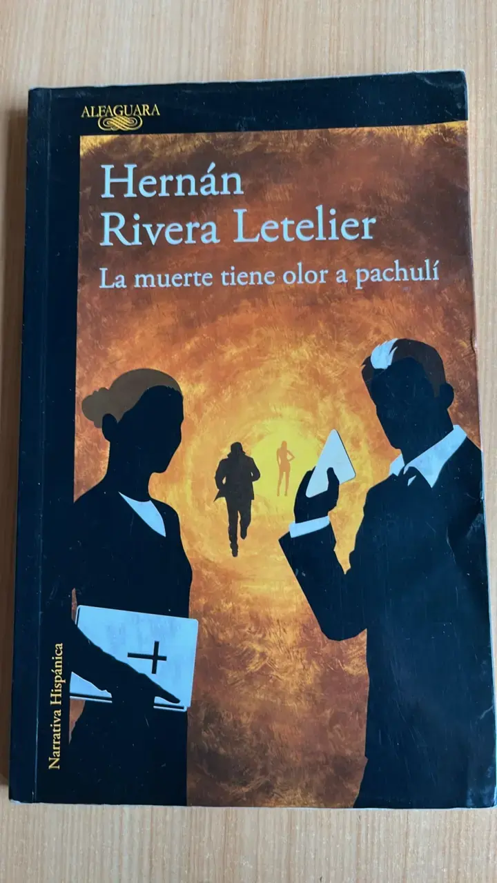 Libro 'La muerte tiene olor a pachulí' de Hernán Rivera Letelier - 1