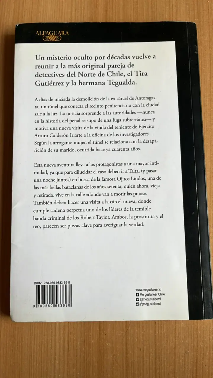 Libro 'La muerte tiene olor a pachulí' de Hernán Rivera Letelier - 2