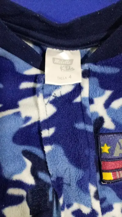Pijama enterizo infantil camuflado azul - miniatura 2