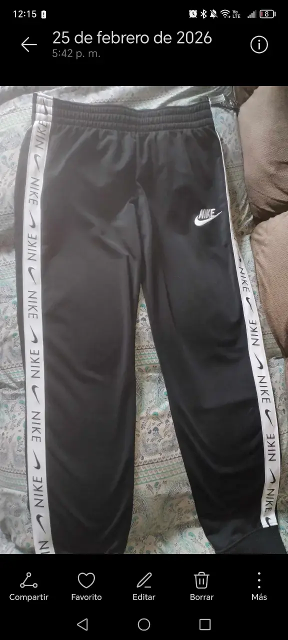 Pantalones deportivos Nike negros con franjas - 2