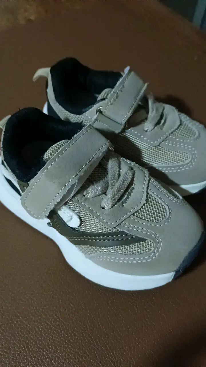 Zapatillas deportivas para niños color beige - 3