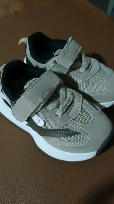 Zapatillas deportivas para niños color beige - miniatura 3
