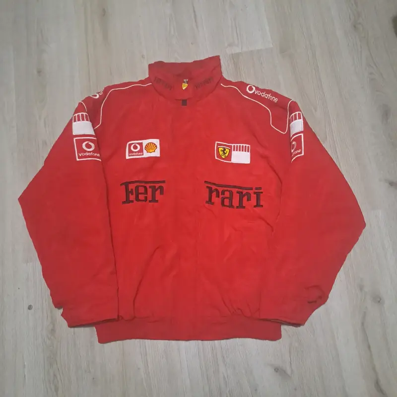 Chaqueta Ferrari roja con logos de patrocinadores - 1