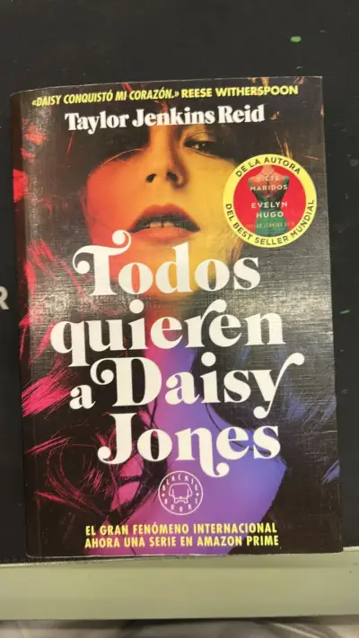 Libro 'Todos quieren a Daisy Jones' de Taylor Jenkins Reid - miniatura 1