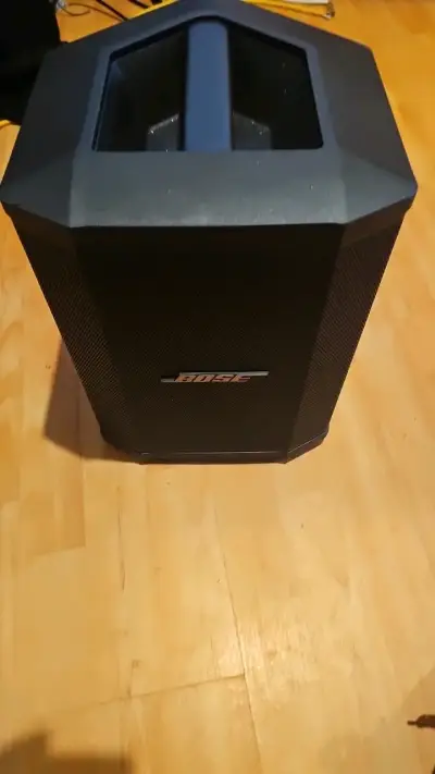 Parlante portátil Bose con sonido potente - miniatura 2