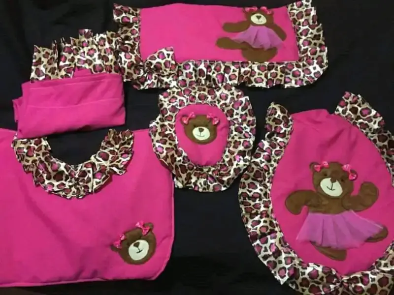 Juego de baño decorativo con ositos y estampado animal print - 1