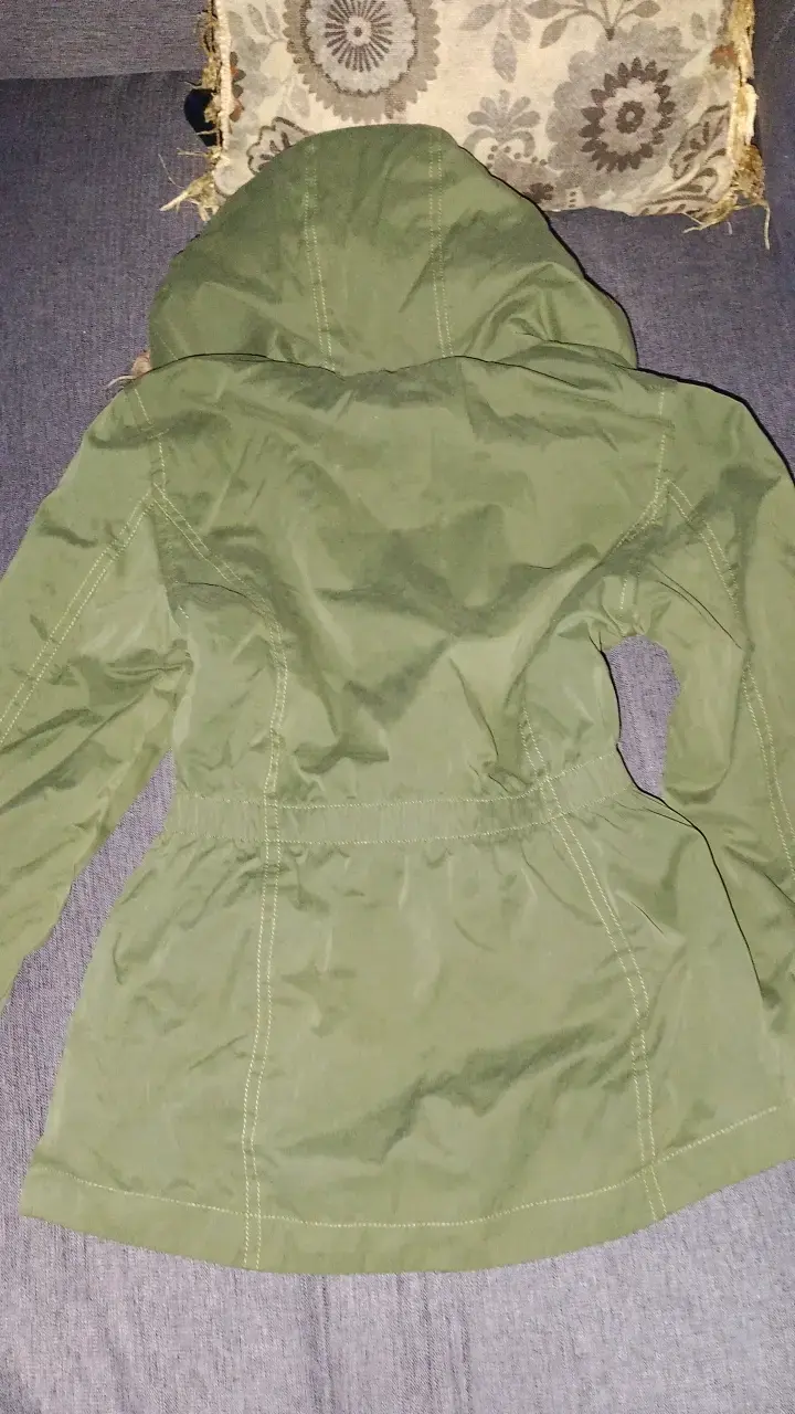 Parka verde con capucha de piel sintética - 3