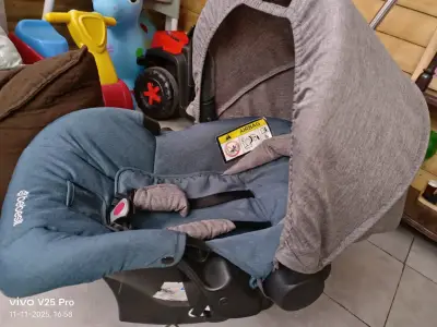 Coche de bebé Bebesit plegable con bandeja - miniatura 4