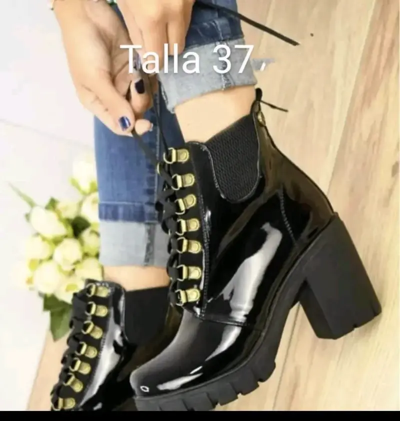 Botines negros de charol con plataforma - 2