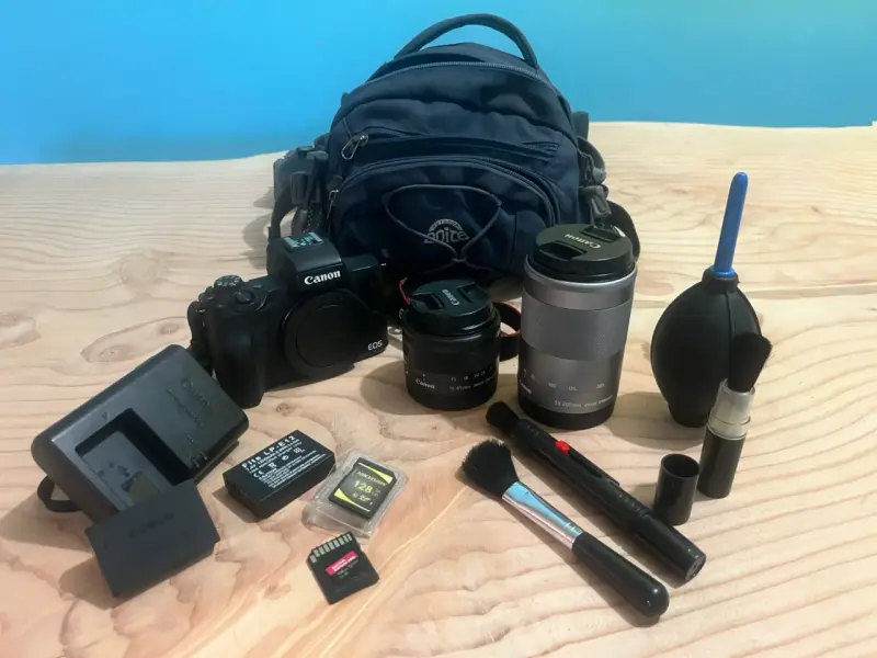 Canon EOS M50 Mark II + 2 Objetivos + accesorios - 1