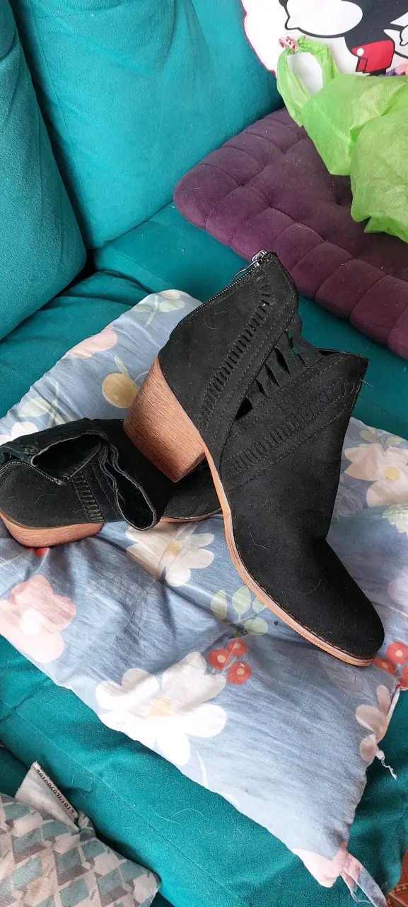 Botines de gamuza negros con tacón