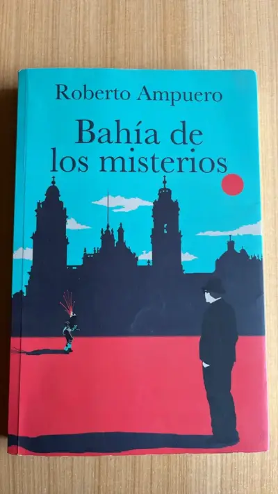 Libro 'Bahía de los misterios' de Roberto Ampuero - miniatura 1