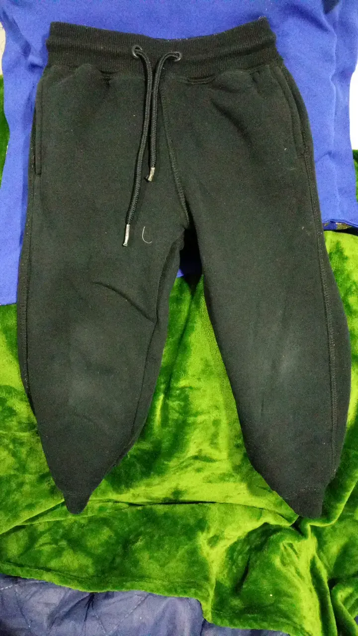 Pantalones deportivos negros para hombre
