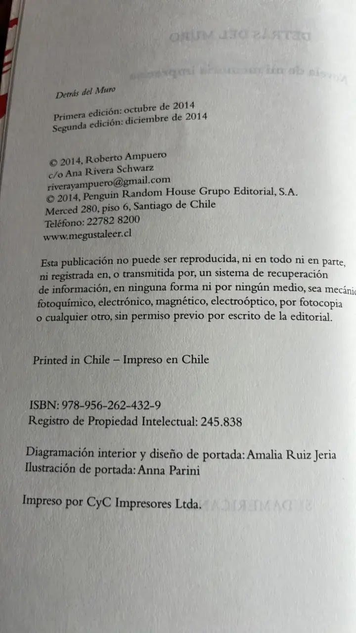 Libro 'Detrás del Muro' de Roberto Ampuero - 3