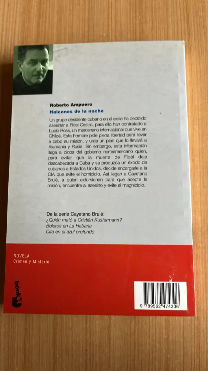 Libro Halcones de la Noche de Roberto Ampuero - 2