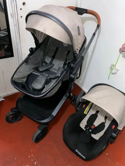 Coche de bebé Bebesit con capota beige - miniatura 2