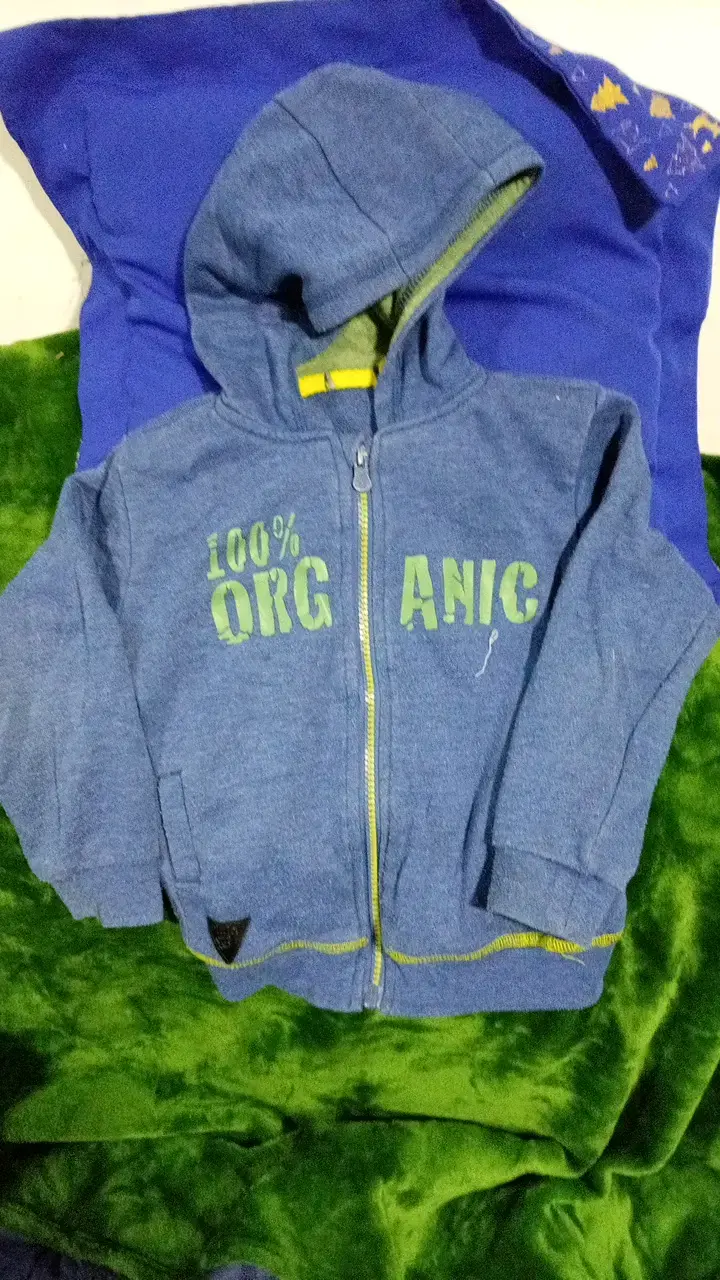 Polerón infantil azul con capucha 100% orgánico - 1