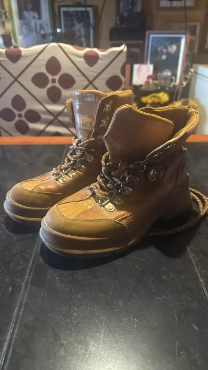 Botas de montaña marrones para mujer