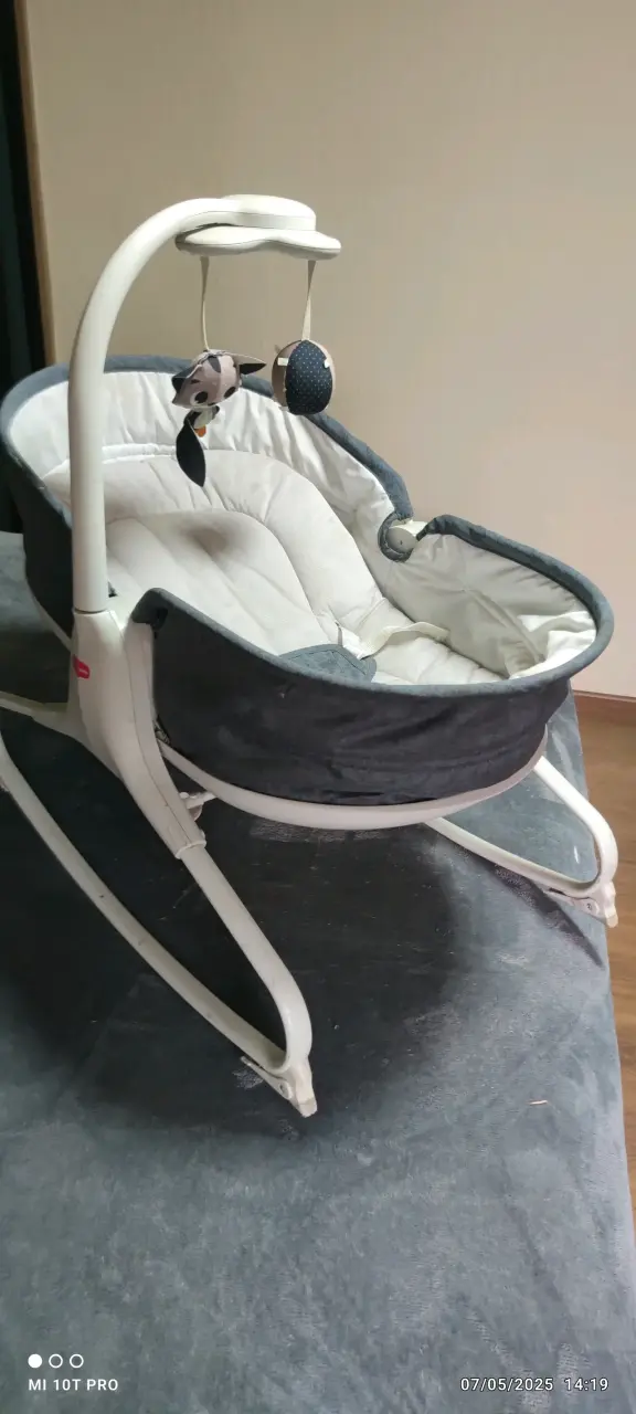 Silla mecedora para bebé Tiny Love - 2