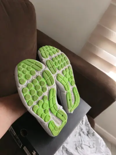 Zapatillas deportivas Under Armour negras y verdes - miniatura 6