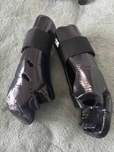 Guantes para artes marciales negros - miniatura 1