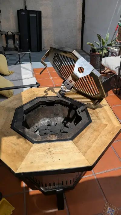 Parrilla de carbón octagonal con asas - miniatura 4