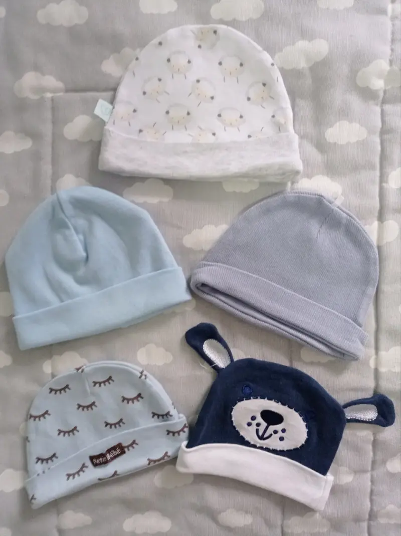 Set de gorros, mitones y calcetines para bebé - 4