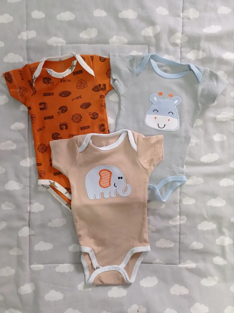 Set de 3 bodies para bebé con estampados divertidos - 1