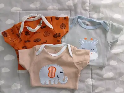 Set de 3 bodies para bebé con estampados divertidos - miniatura 3