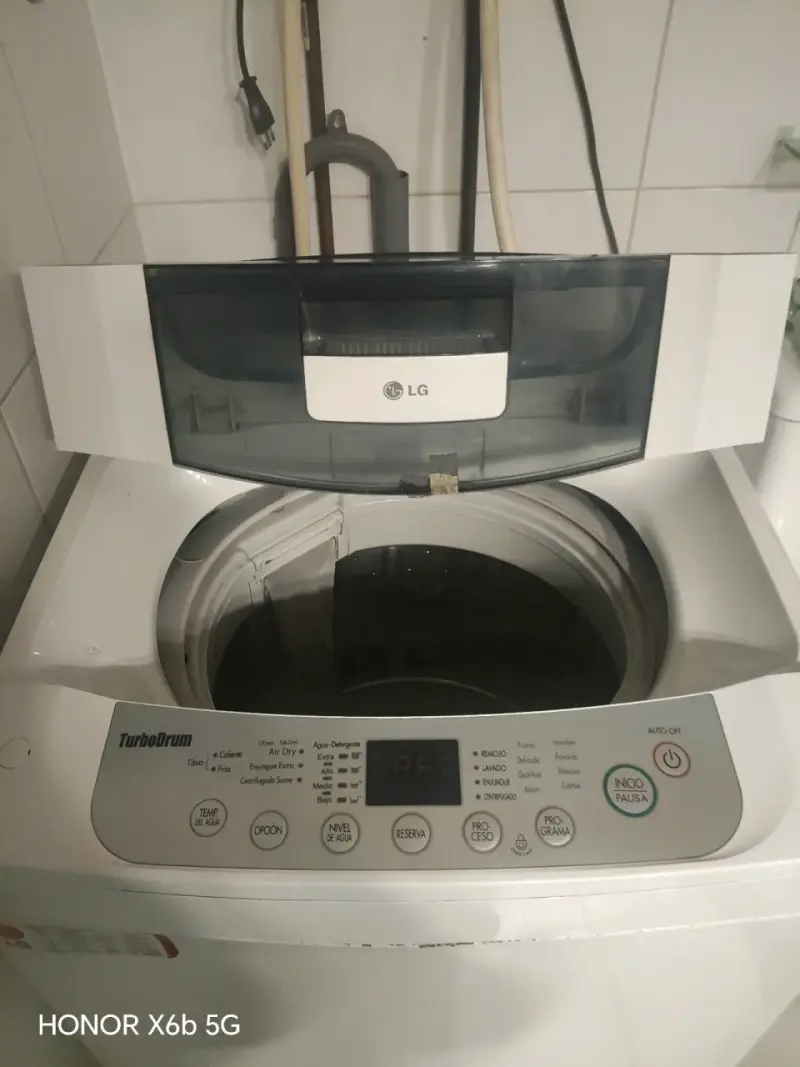 Lavadora LG TurboDrum de carga superior - 1