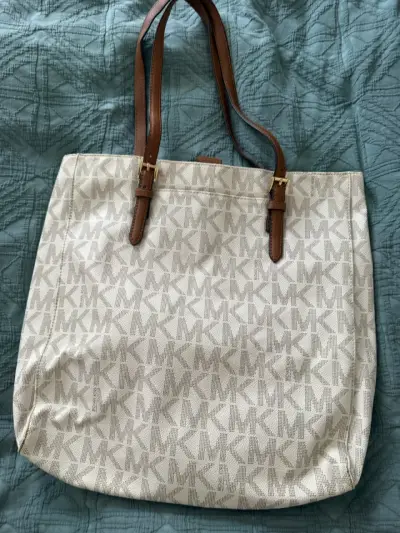 Bolso tote Michael Kors beige con asas marrones - miniatura 2