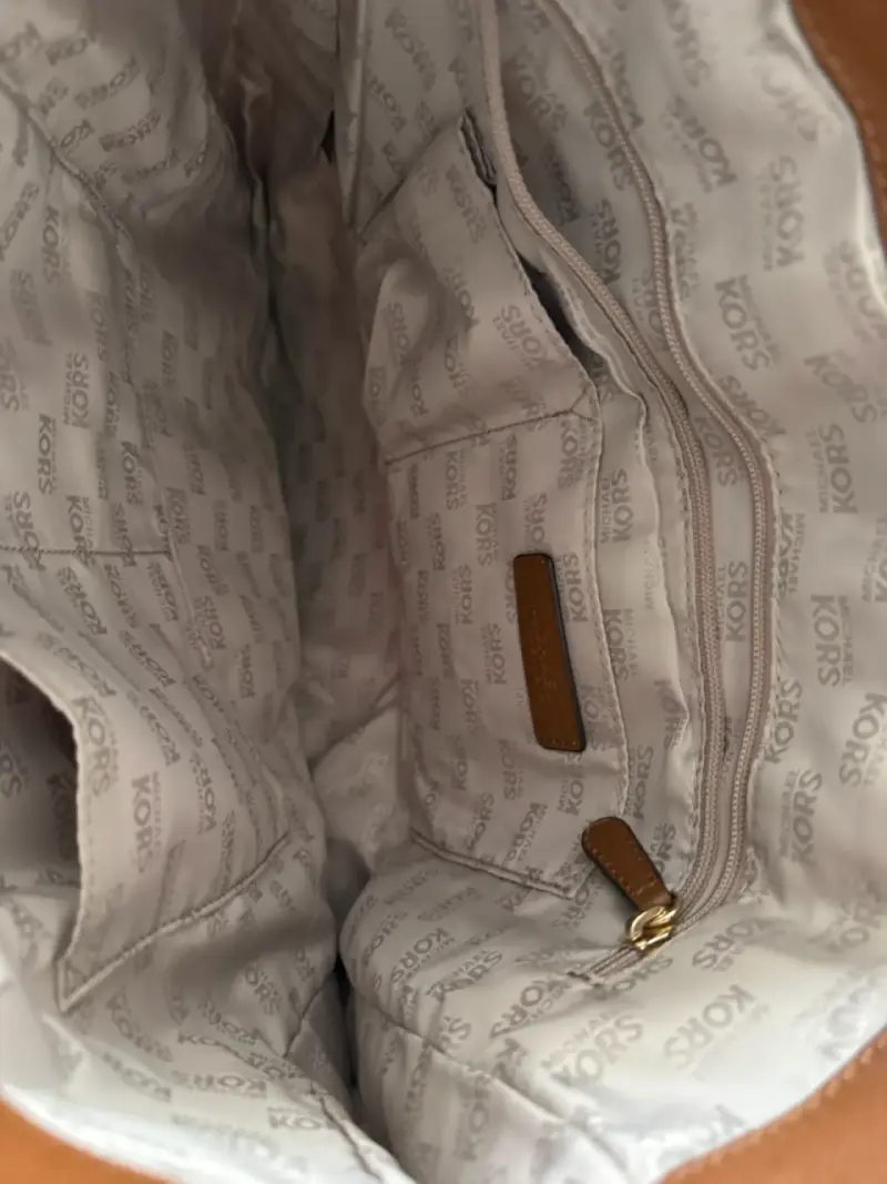 Bolso tote Michael Kors beige con asas marrones - 3