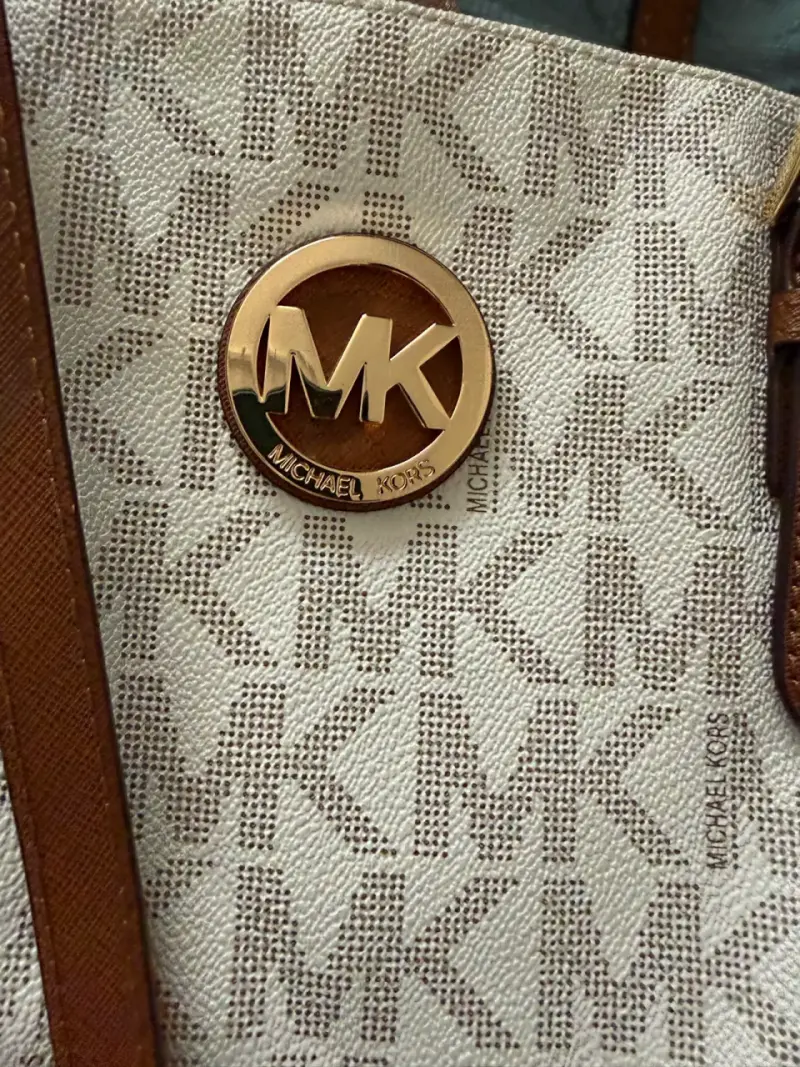 Bolso tote Michael Kors beige con asas marrones - 4