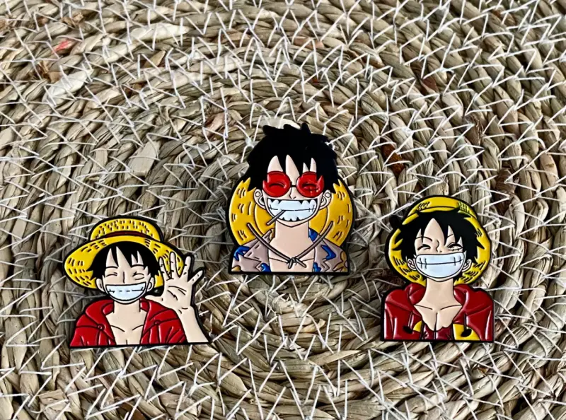 Pins de Anime Variados - 1