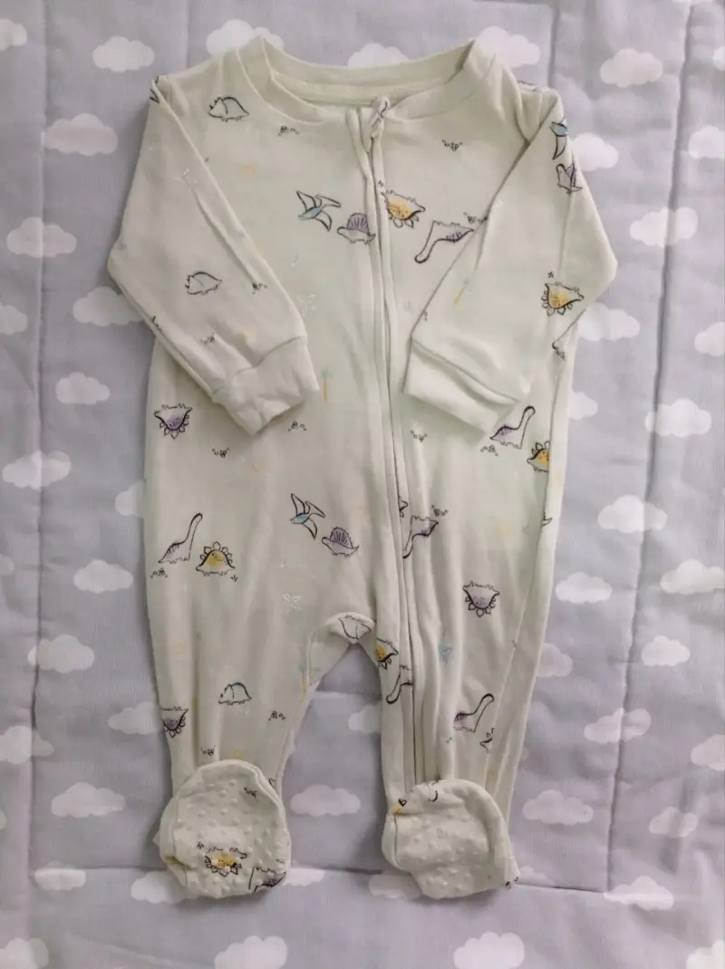 Set 4 pijamas enteritos para bebé con estampados - 3