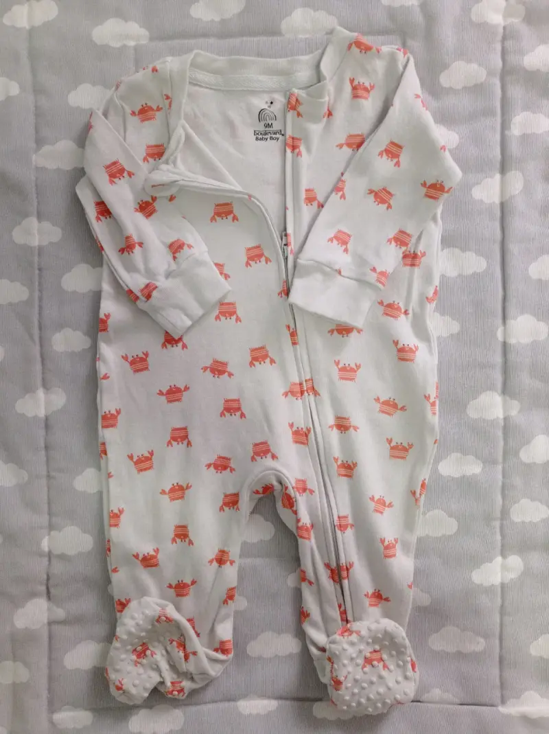Set 4 pijamas enteritos para bebé con estampados - 5