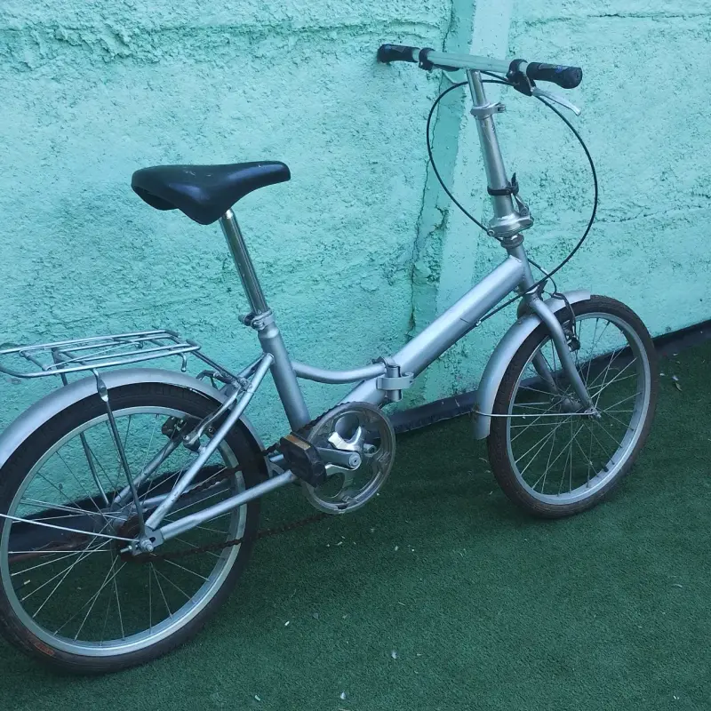 Bicicleta plegable urbana en buen estado - 1