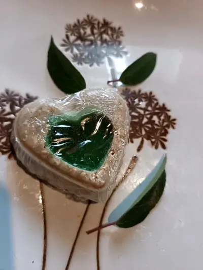 Jabón artesanal en forma de corazón - miniatura 5