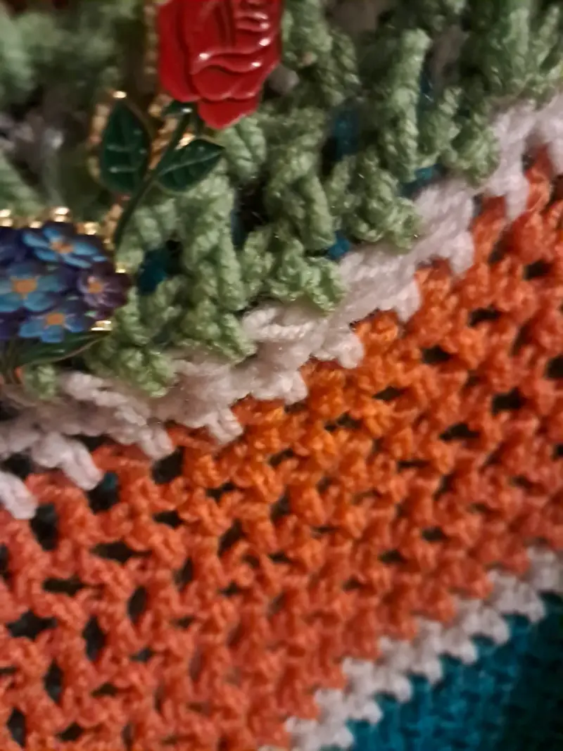 Poncho tejido a crochet multicolor para mujer - 5