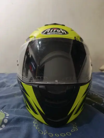 Casco de moto Airoh amarillo con visor - miniatura 2