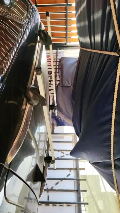 Barras portaequipaje para auto ajustables - miniatura 1