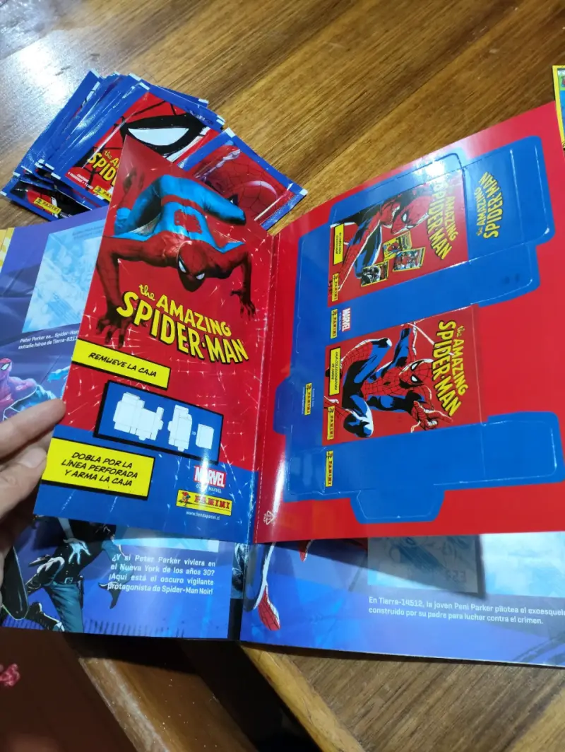 Álbum de The Amazing Spider-Man con sobres - 5
