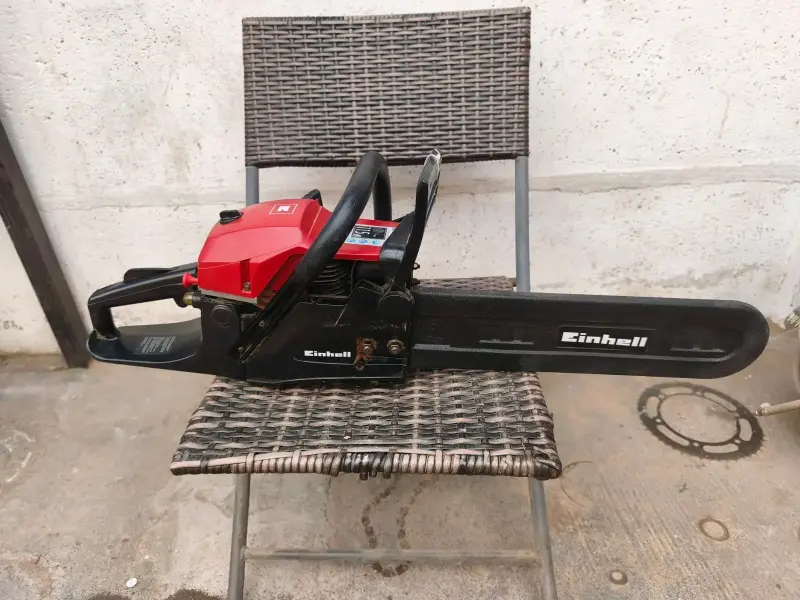Motosierra Einhell roja en buen estado - 1