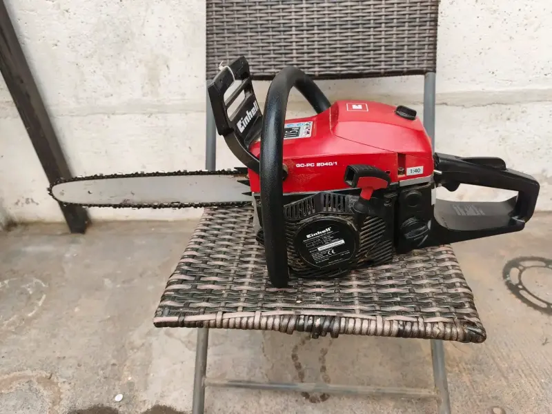 Motosierra Einhell roja en buen estado - 3