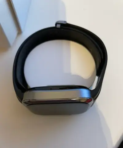 Reloj inteligente con correa negra, y sensor de sa - miniatura 3