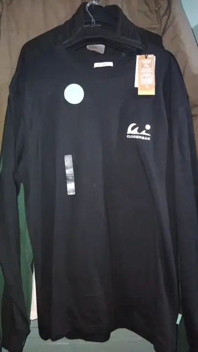 Polera manga larga negra Cloudbreak - miniatura 1