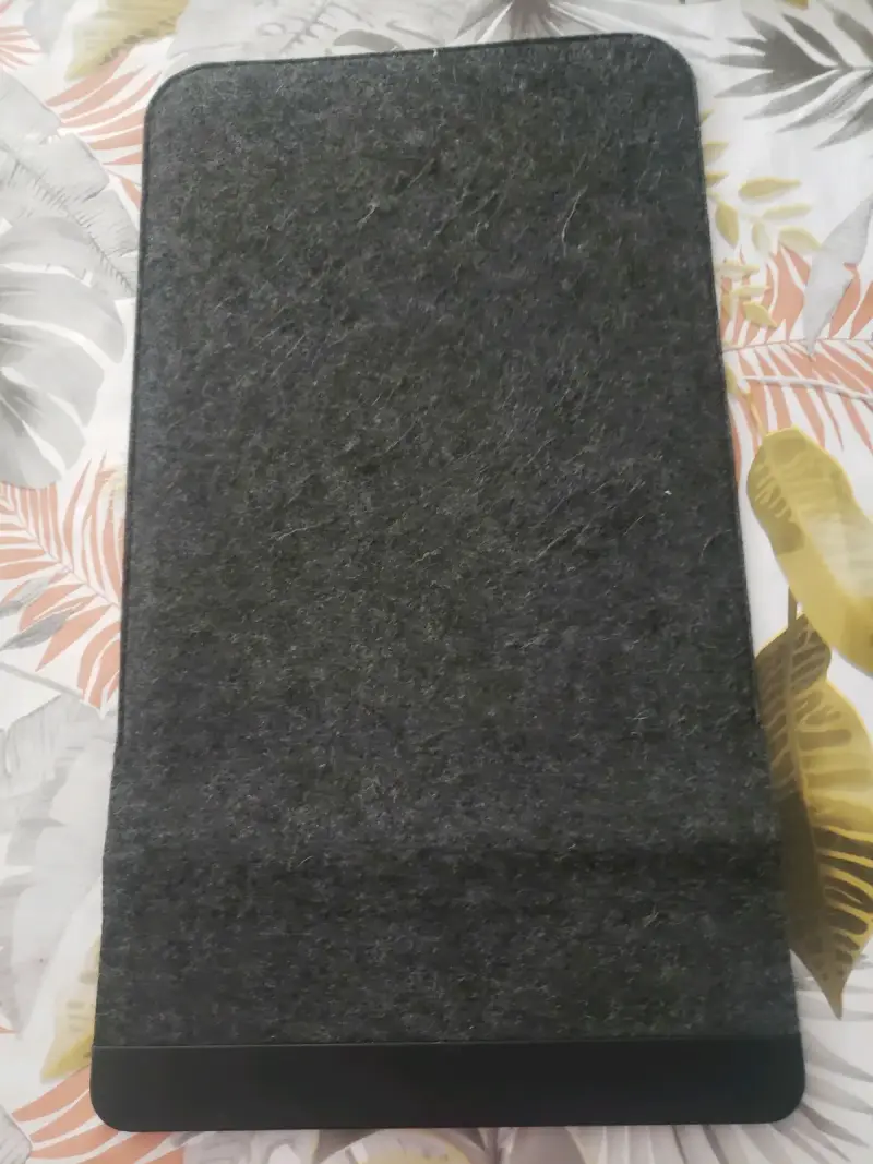 Funda notebook y Alfombrilla de carga - 2