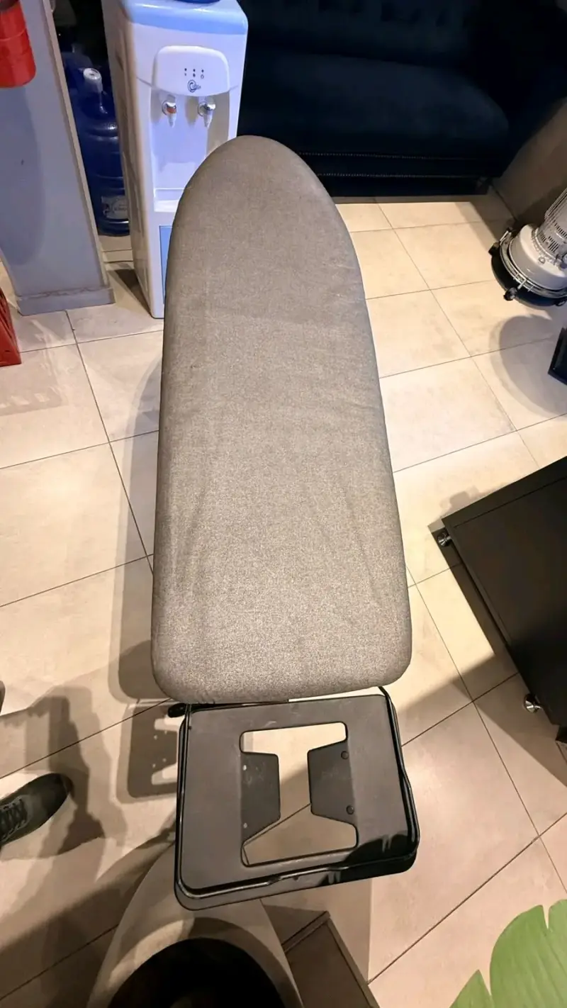 Tabla de planchar plegable con funda gris - 3